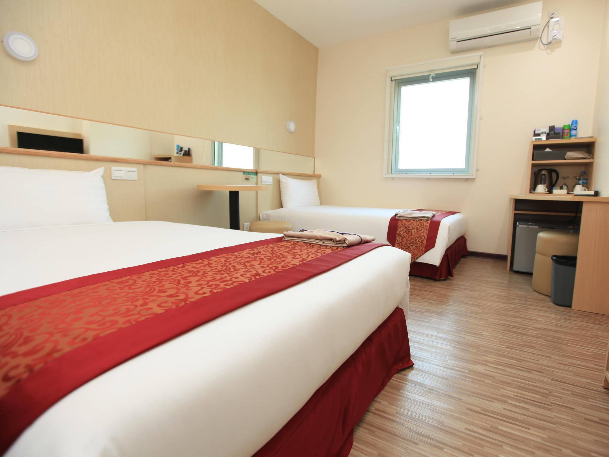 Super Hotel Γιανγκόν Εξωτερικό φωτογραφία